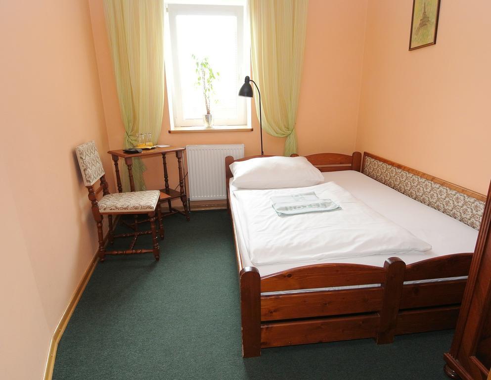 Hotel Garni Na Havlicku Kutna Hora Room photo